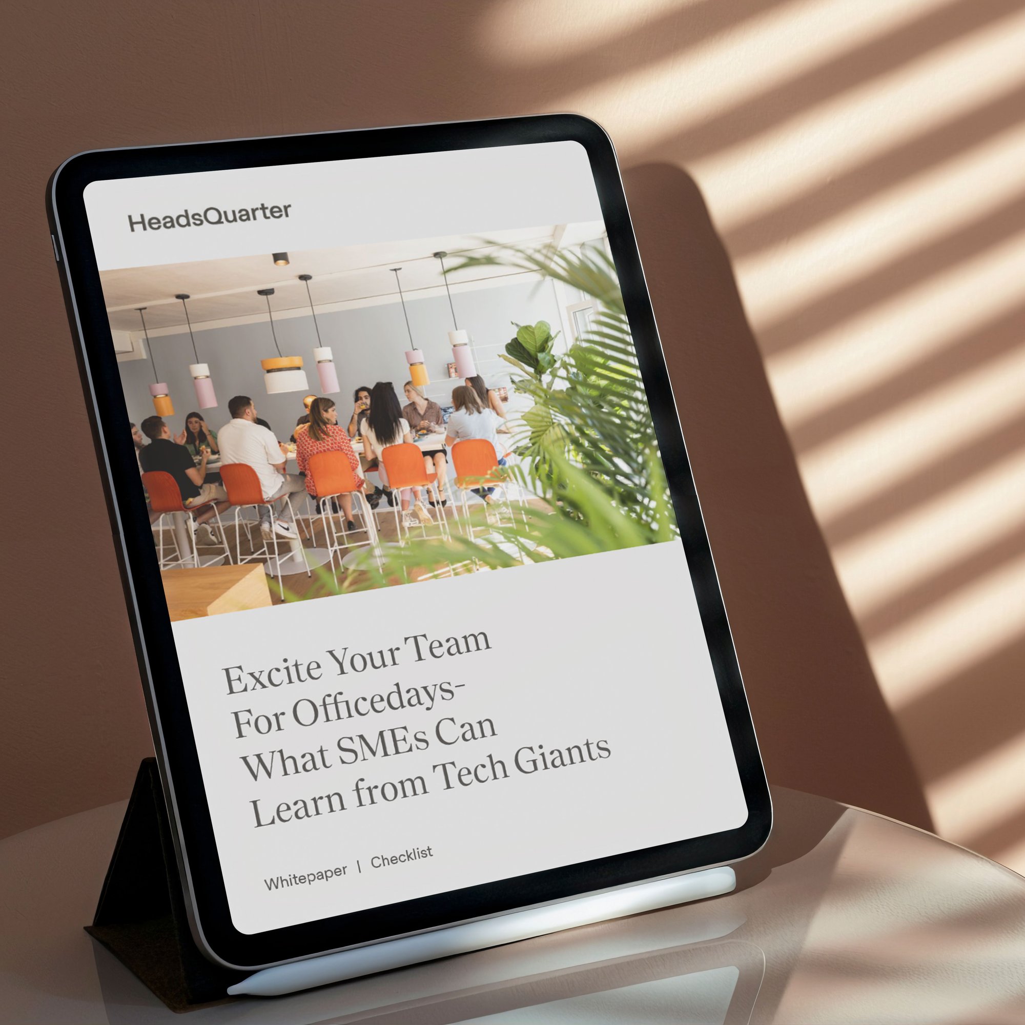 20240826-Headsquarter-Whitepaper-Rückkehr-ins-Büro_mockup_EN